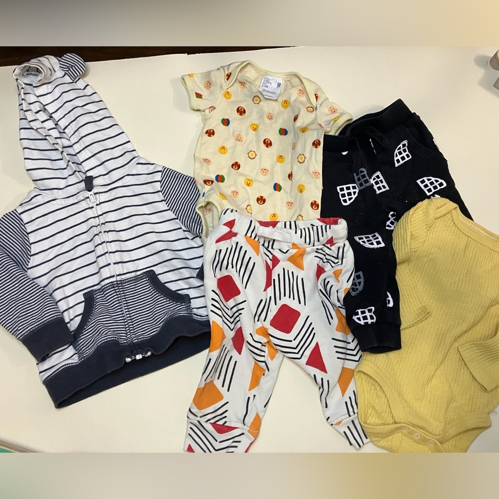 5 Piece 9 Months Baby Clothes Bundle Sweatshirt Pants and Bodysuits